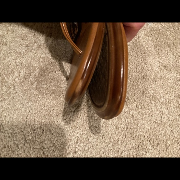 ITALIAN SHOEMAKERS thong leopard print sandal. - Picture 6 of 6